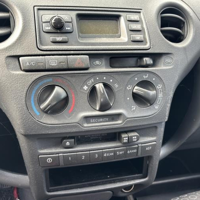 Vitre avant droit TOYOTA YARIS 1 Photo n°19