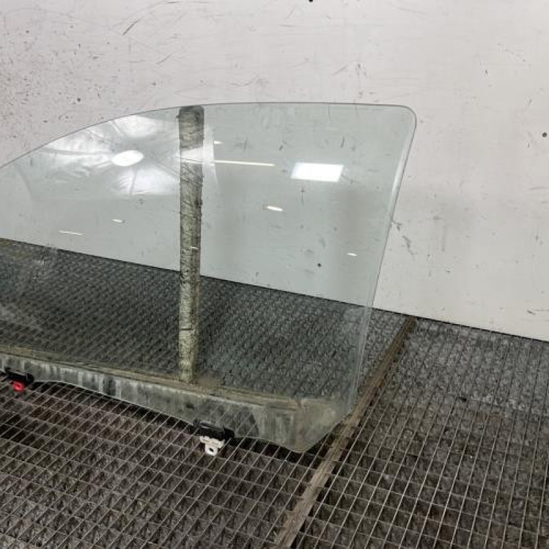 Vitre avant gauche TOYOTA YARIS 1 Photo n°3