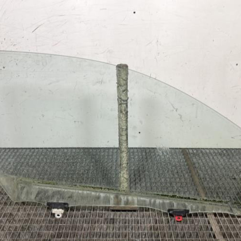 Vitre avant gauche TOYOTA YARIS 1 Photo n°4