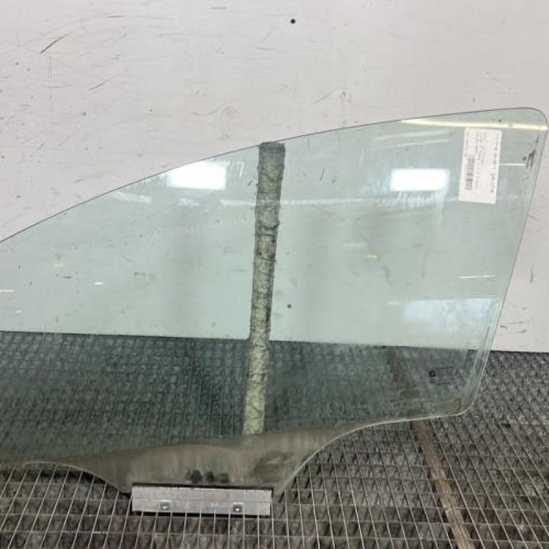 Vitre avant gauche OPEL CORSA D Photo n°1