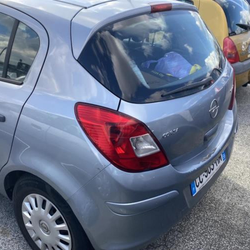 Vitre avant gauche OPEL CORSA D Photo n°15