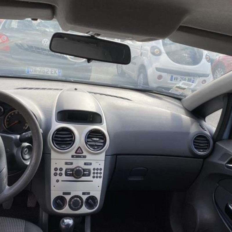 Vitre avant gauche OPEL CORSA D Photo n°18