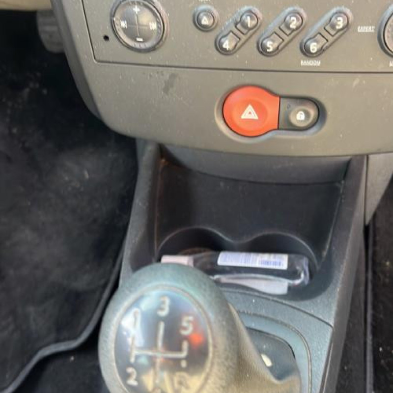 Boitier air bag RENAULT CLIO 3 Photo n°14