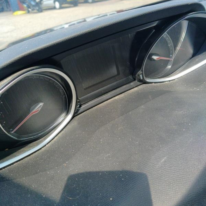 PEUGEOT 308 2 PHASE 2 1.5 BLUE HDI - 16V TURBO Photo n°18