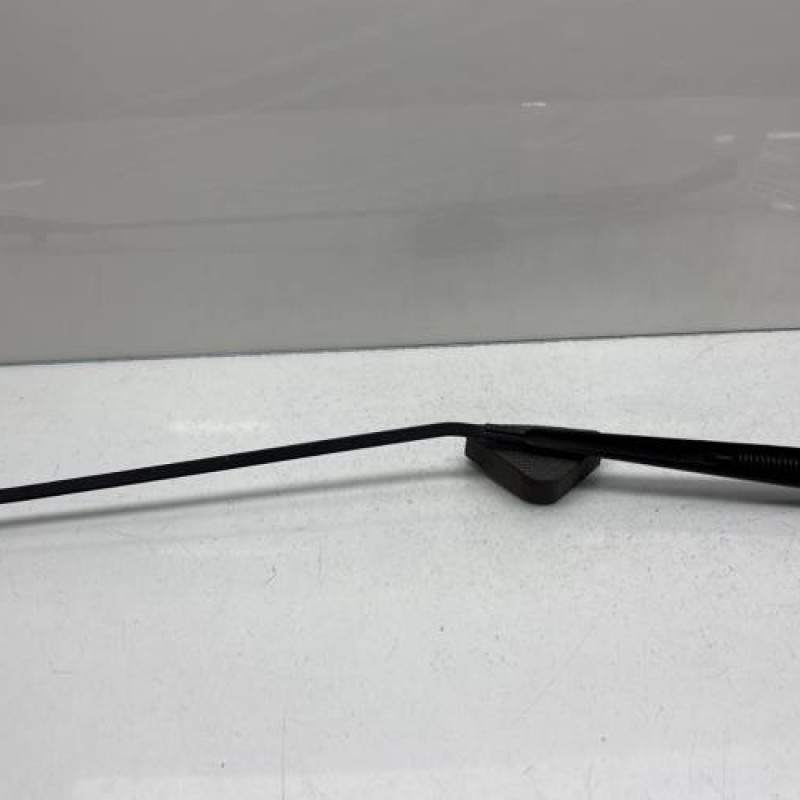 Bras essuie glace avant droit VOLKSWAGEN POLO 4 Photo n°4