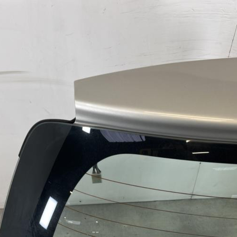 Malle/Hayon arriere TOYOTA YARIS 2 Photo n°2