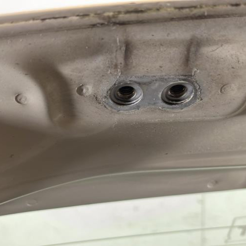 Malle/Hayon arriere TOYOTA YARIS 2 Photo n°6