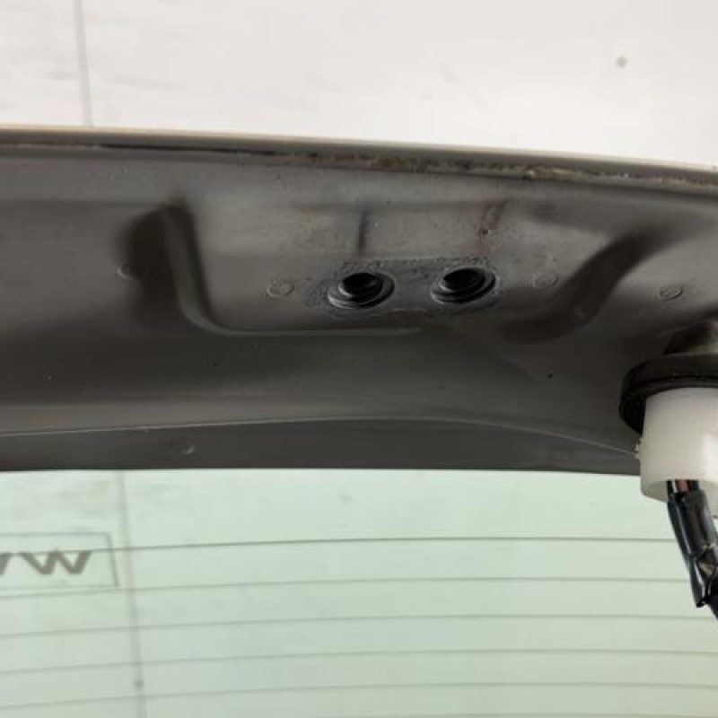 Malle/Hayon arriere TOYOTA YARIS 2 Photo n°7