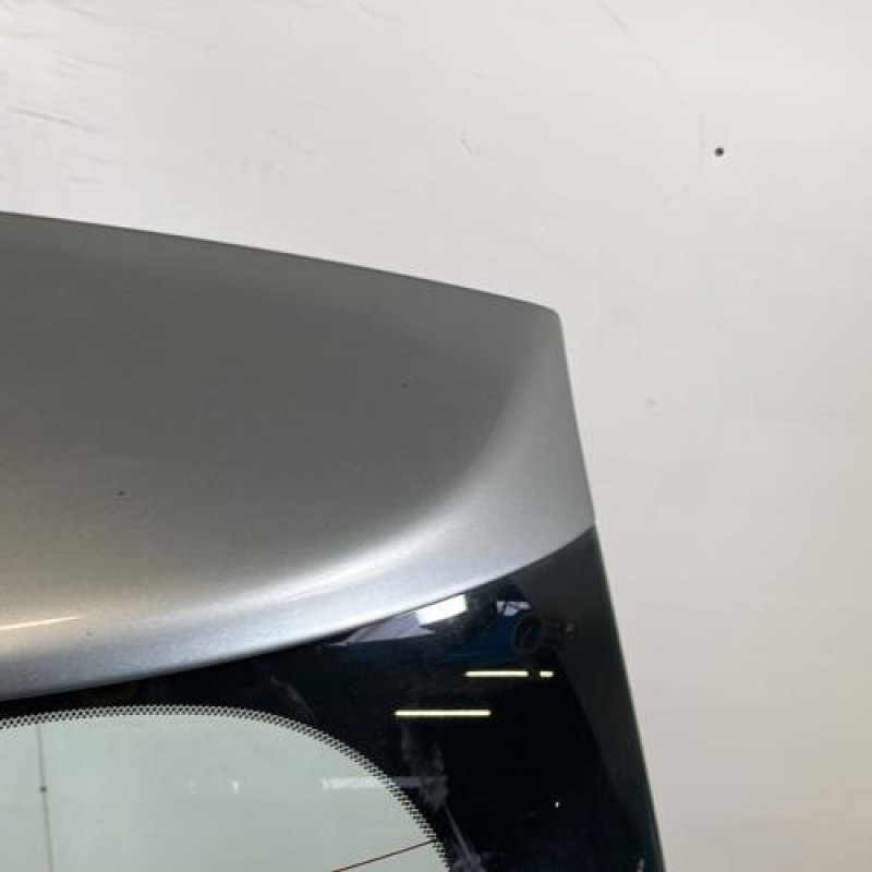 Malle/Hayon arriere TOYOTA AVENSIS 2 Photo n°3