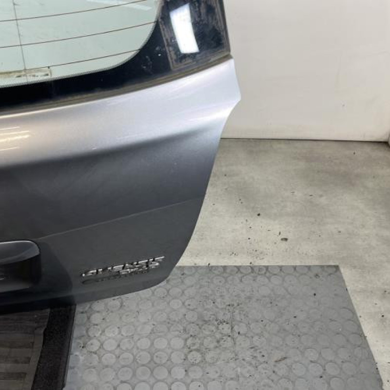 Malle/Hayon arriere TOYOTA AVENSIS 2 Photo n°4