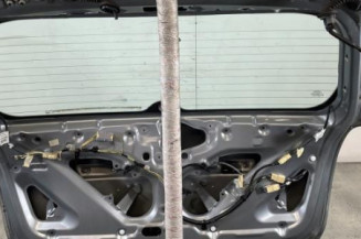 Malle/Hayon arriere TOYOTA AVENSIS 2