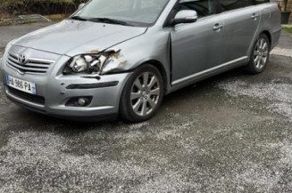 Malle/Hayon arriere TOYOTA AVENSIS 2