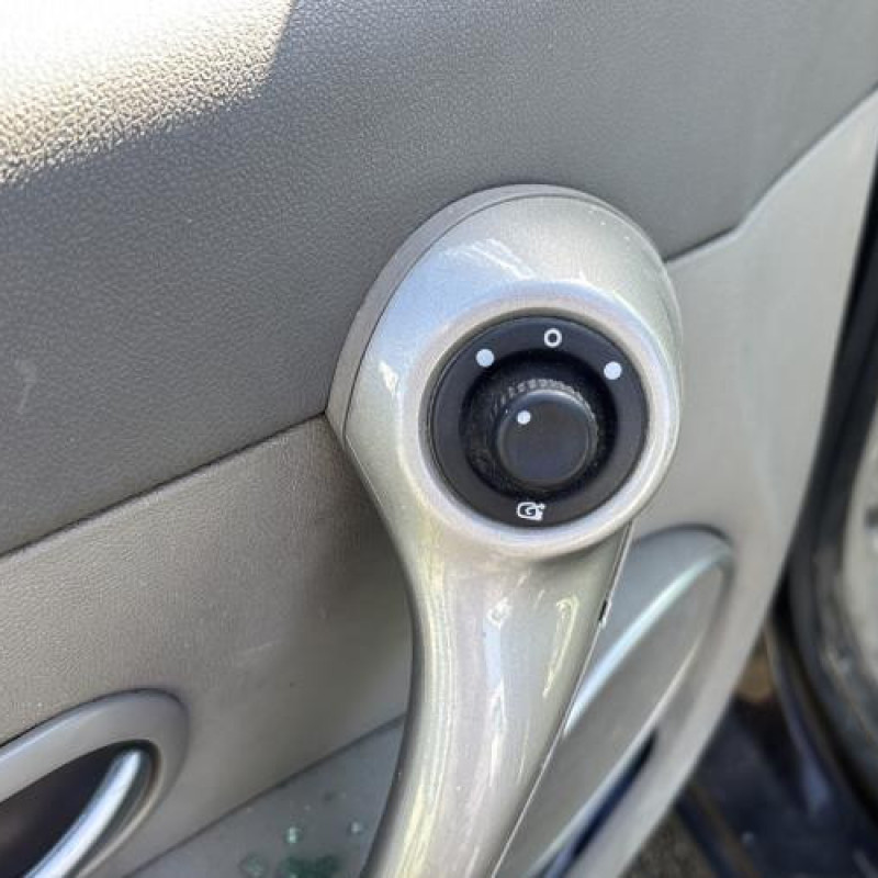 Pedale d'accelerateur RENAULT CLIO 3 Photo n°16