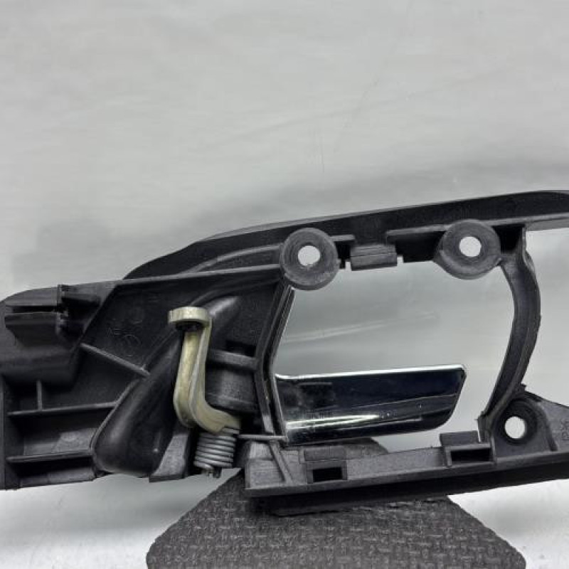 Poignee interieur arriere droit VOLKSWAGEN POLO 4 Photo n°2