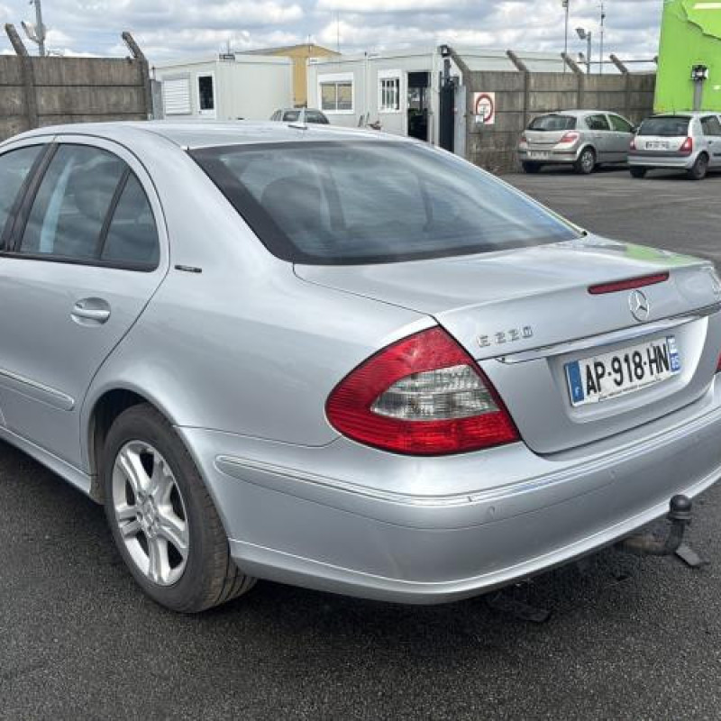 Pivot de moyeu avant droit MERCEDES CLASSE E 211 Photo n°19