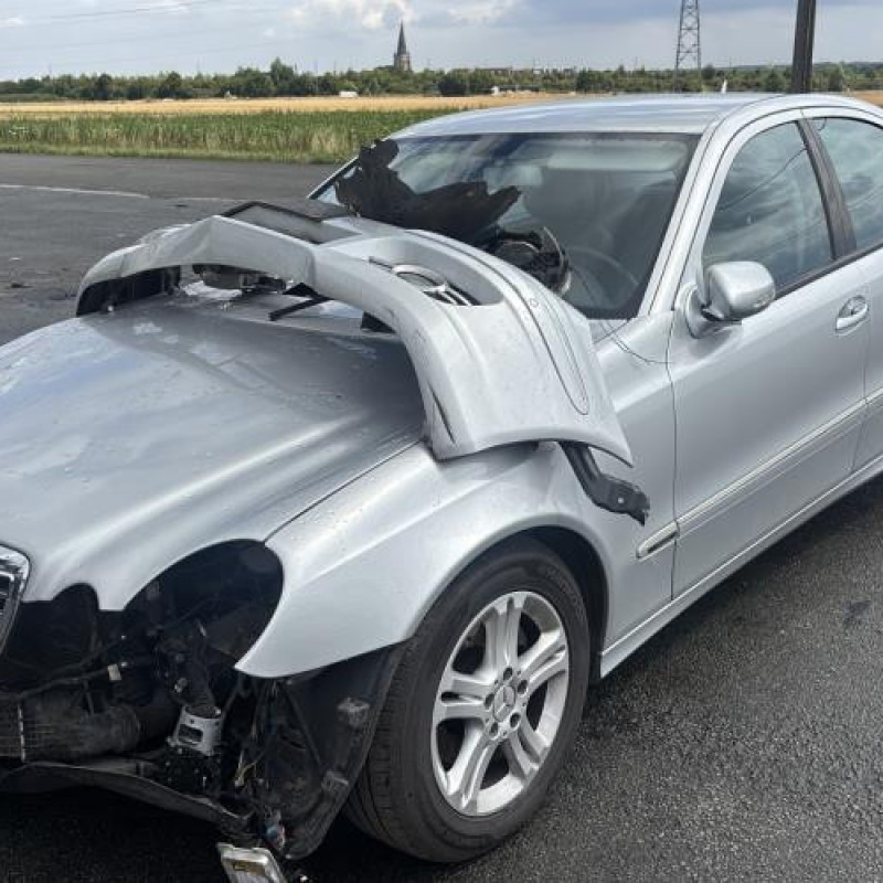 Pivot de moyeu avant gauche MERCEDES CLASSE E 211 Photo n°17