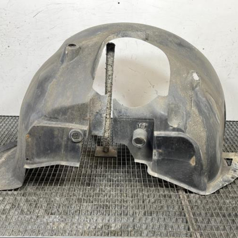 Pare boue avant droit MERCEDES VITO 639 Photo n°1