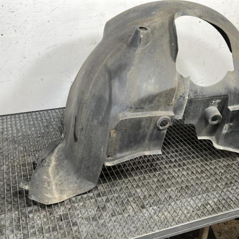 Pare boue avant droit MERCEDES VITO 639 Photo n°2