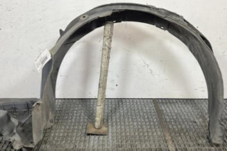 Pare boue avant droit TOYOTA AVENSIS 2 Photo n°1