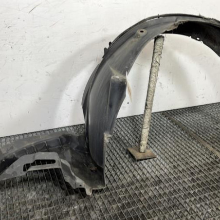 Pare boue avant droit TOYOTA AVENSIS 2