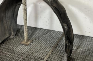 Pare boue avant droit TOYOTA AVENSIS 2