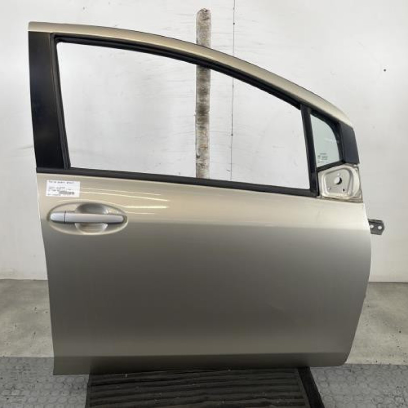 Porte avant droit TOYOTA YARIS 2 Photo n°1