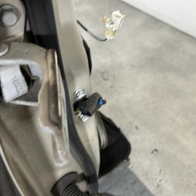 Porte avant droit TOYOTA YARIS 2 Photo n°4