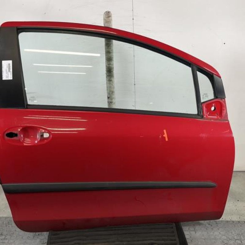 Porte avant droit TOYOTA YARIS 2 Photo n°1