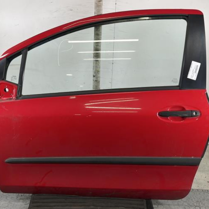 Porte avant gauche TOYOTA YARIS 2 Photo n°1