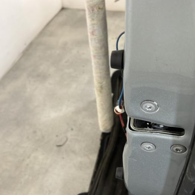 Porte avant droit TOYOTA AVENSIS 2 Photo n°3