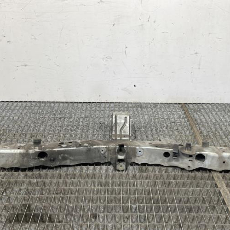 Traverse superieure TOYOTA VERSO Photo n°1