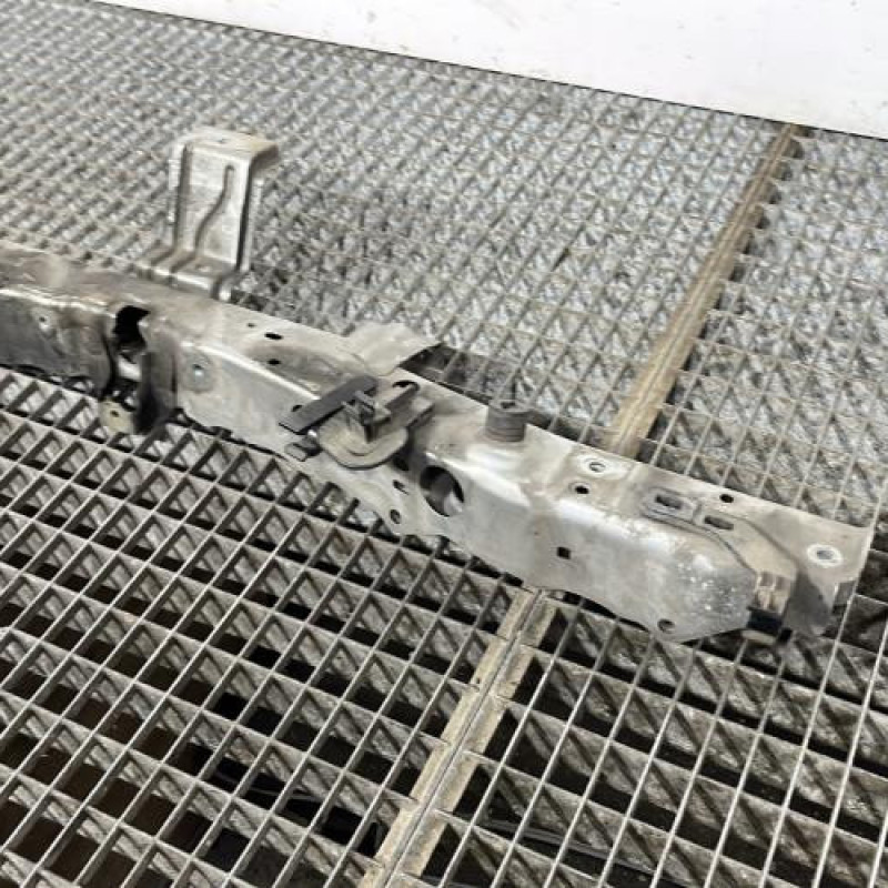 Traverse superieure TOYOTA VERSO Photo n°2