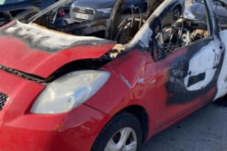 Traverse superieure TOYOTA YARIS 2