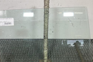 Vitre arriere droit TOYOTA AVENSIS 2 Photo n°1