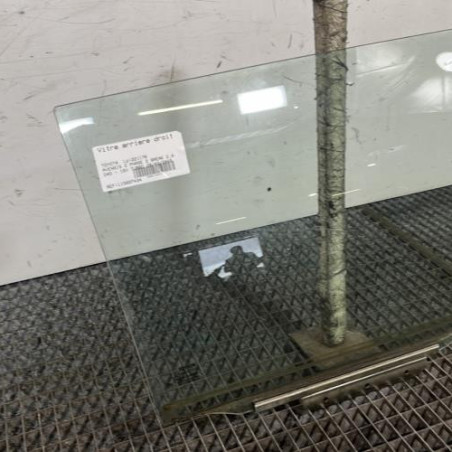 Vitre arriere droit TOYOTA AVENSIS 2