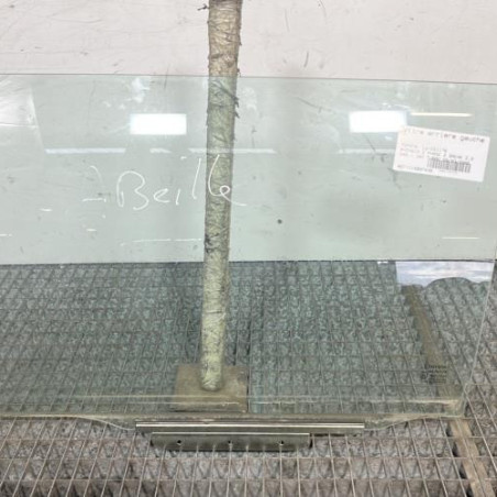 Vitre arriere gauche TOYOTA AVENSIS 2 Photo n°1