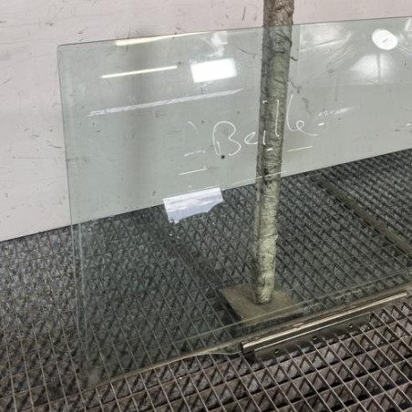 Vitre arriere gauche TOYOTA AVENSIS 2