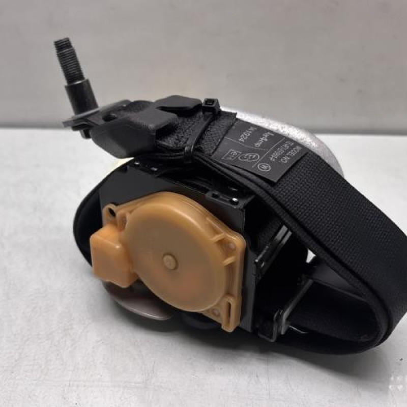 Pretensionneur de ceinture avant droit TOYOTA AVENSIS 2 Photo n°1