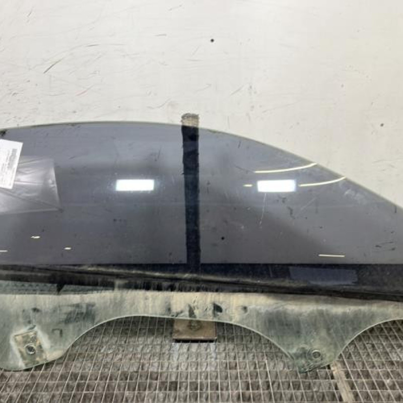 Vitre avant droit OPEL TIGRA 2 Photo n°1