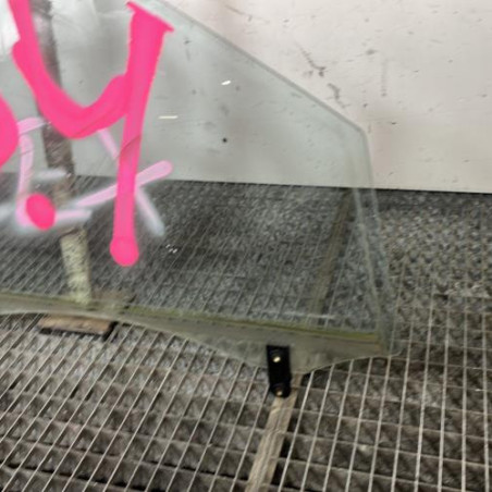 Vitre avant droit KIA SORENTO 1