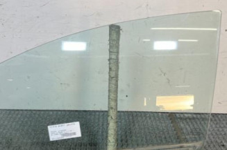 Vitre avant gauche TOYOTA YARIS 2 Photo n°1