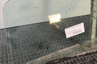 Vitre avant gauche TOYOTA YARIS 2