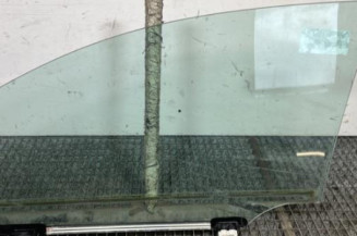 Vitre avant droit TOYOTA AVENSIS 2