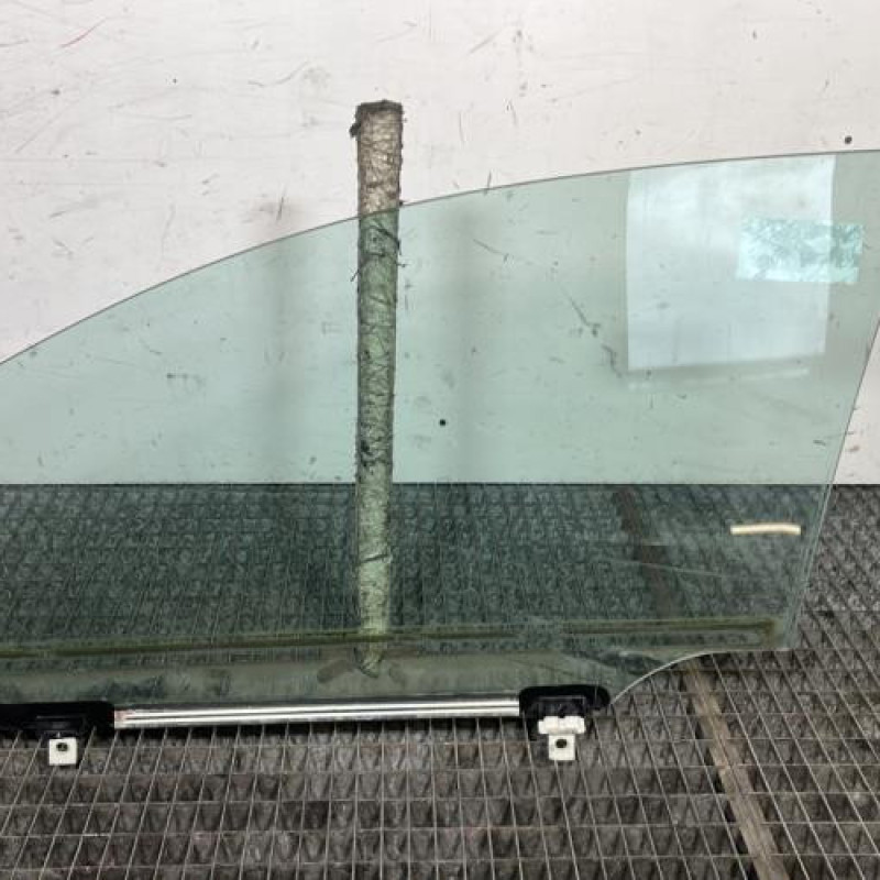 Vitre avant droit TOYOTA AVENSIS 2 Photo n°4