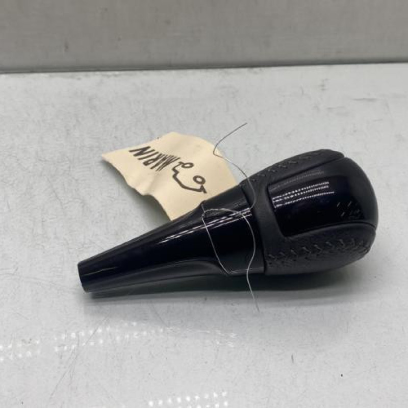 Pommeau de vitesses TOYOTA YARIS 3 Photo n°2