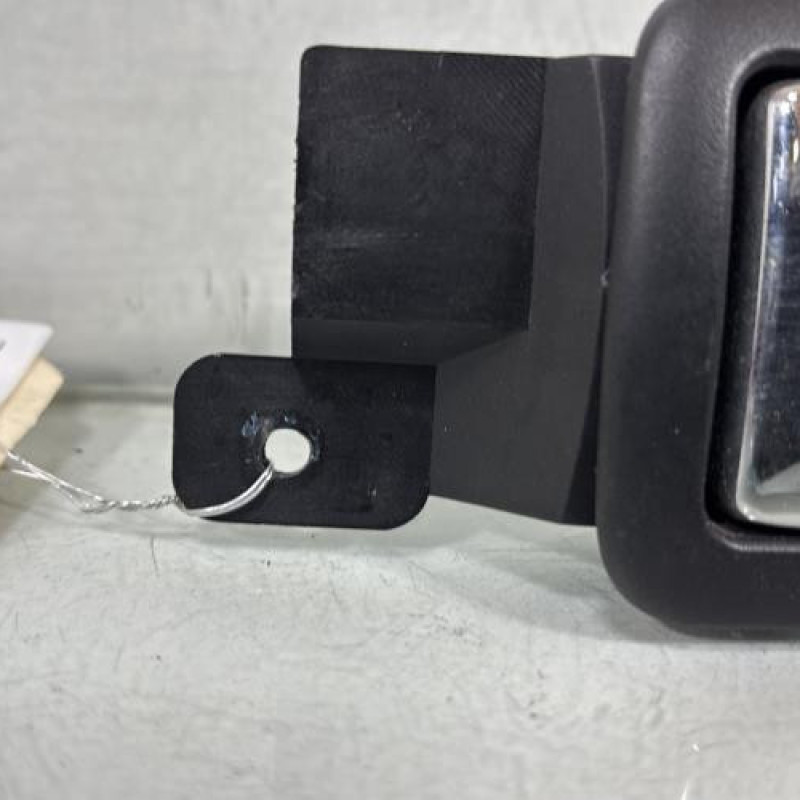 Poignee interieur arriere gauche VOLKSWAGEN GOLF 4 Photo n°2