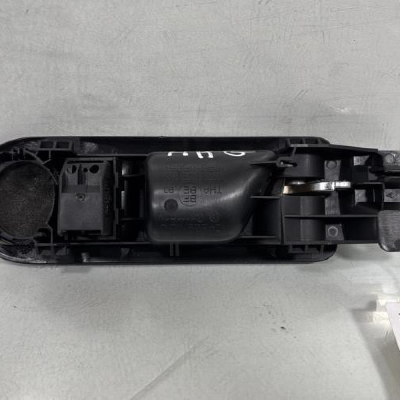 Poignee interieur arriere gauche VOLKSWAGEN GOLF 4 Photo n°3