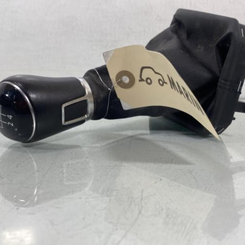 Pommeau de vitesses VOLKSWAGEN POLO 6 Photo n°1