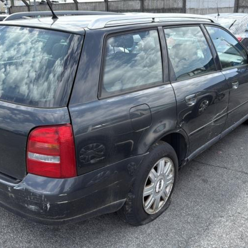 Poignee porte avant gauche AUDI A4 1 Photo n°9