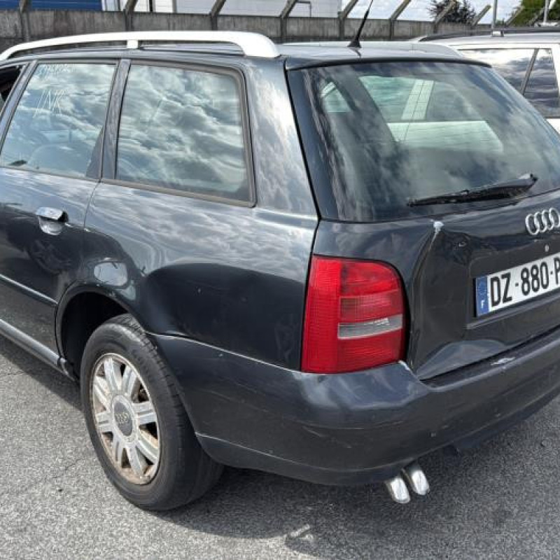 Poignee porte avant gauche AUDI A4 1 Photo n°10